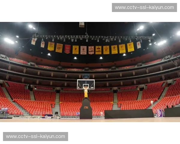 法兰克福商业银行竞技场镌刻619个球迷协会名称，公共艺术成城市典范